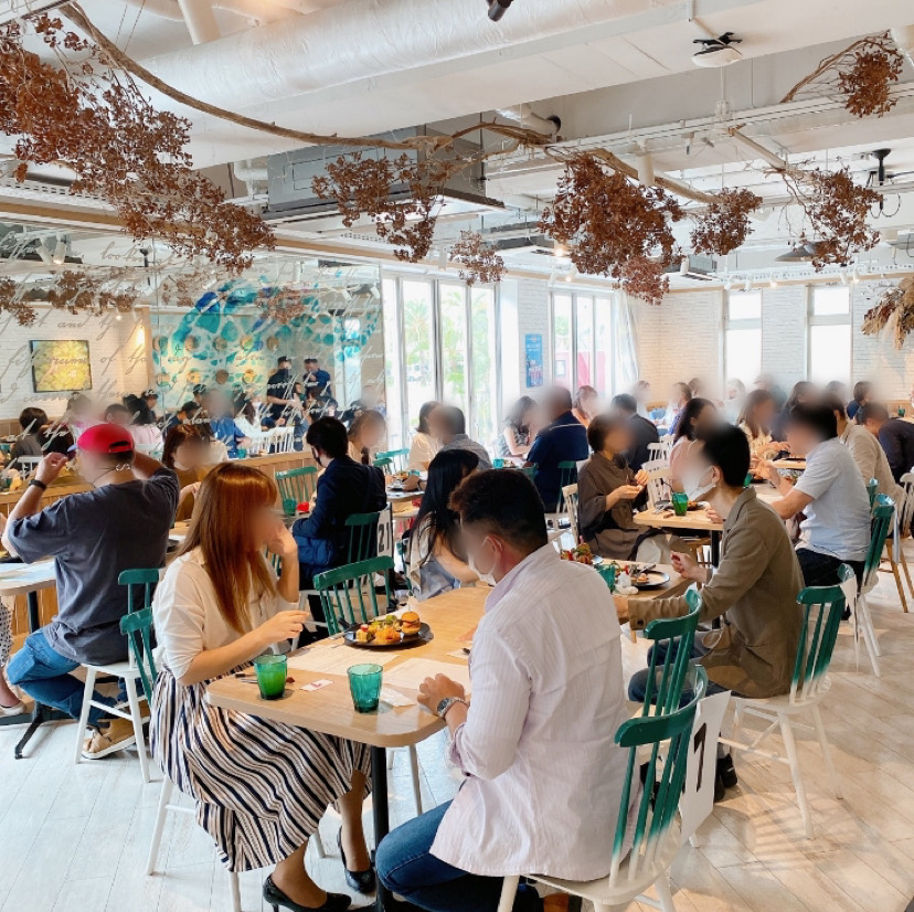 右側X印又は黒部分をクリックすると戻ります